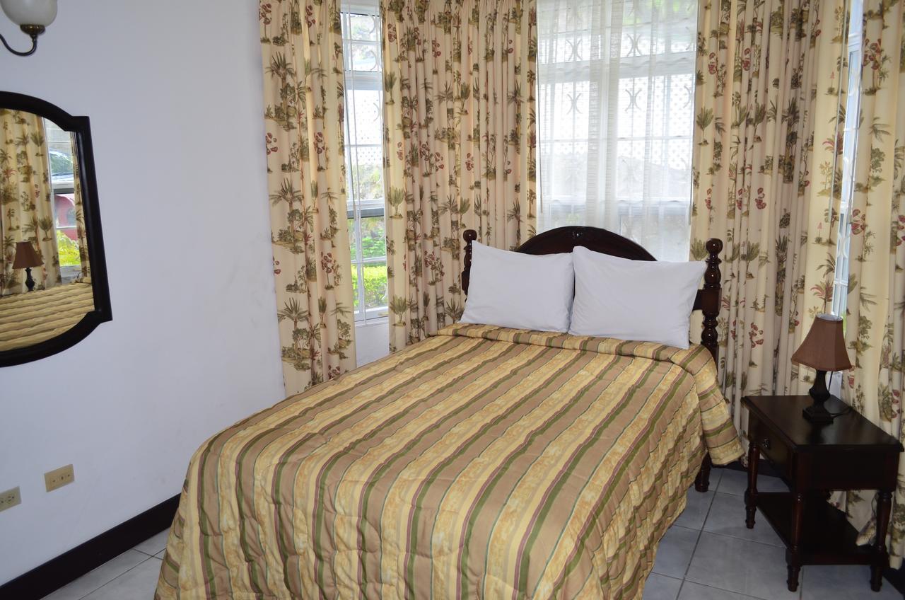 Pink Rock Inn Bed And Breakfast Ocho Rios Exterior foto